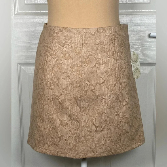 Altar’d State Snakeskin Mini Skirt New - Picture 3 of 7